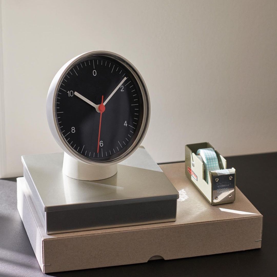 table-clock-jasper-morrison-hay-fuorisalone-milano